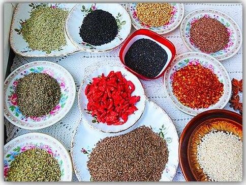 kayu manis sareng cengkéh ngalawan parasit